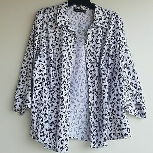 Apt 9 | Super cute leopard print button down